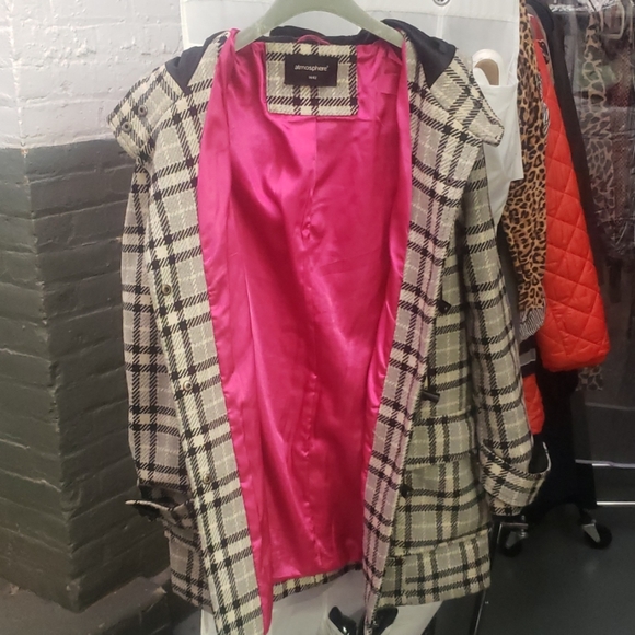 Coat - Picture 3 of 4